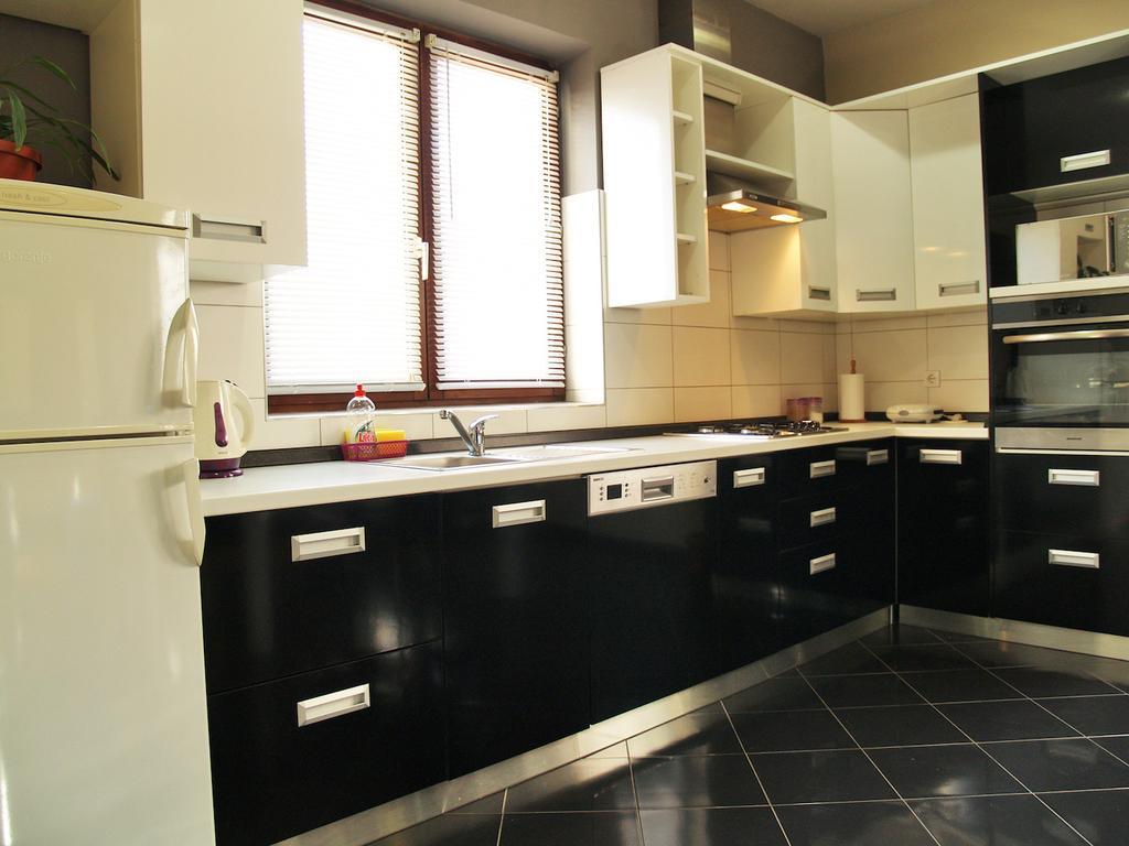 Roses Apartment Lukoran Екстер'єр фото